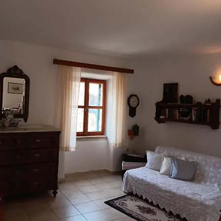Lucijo 3* Vrboska