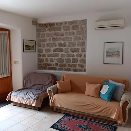 Casa de hóspedes Lucijo