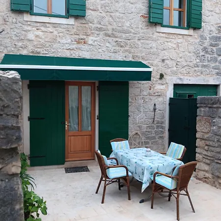 Lucijo Pensionat 3*